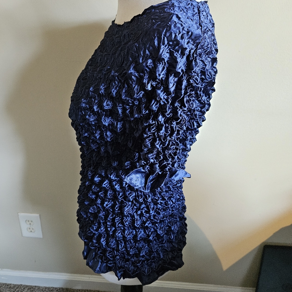 Vintage Elegant Navy Blue Crinkle/ Bubble Top One Size - Picture 8 of 10